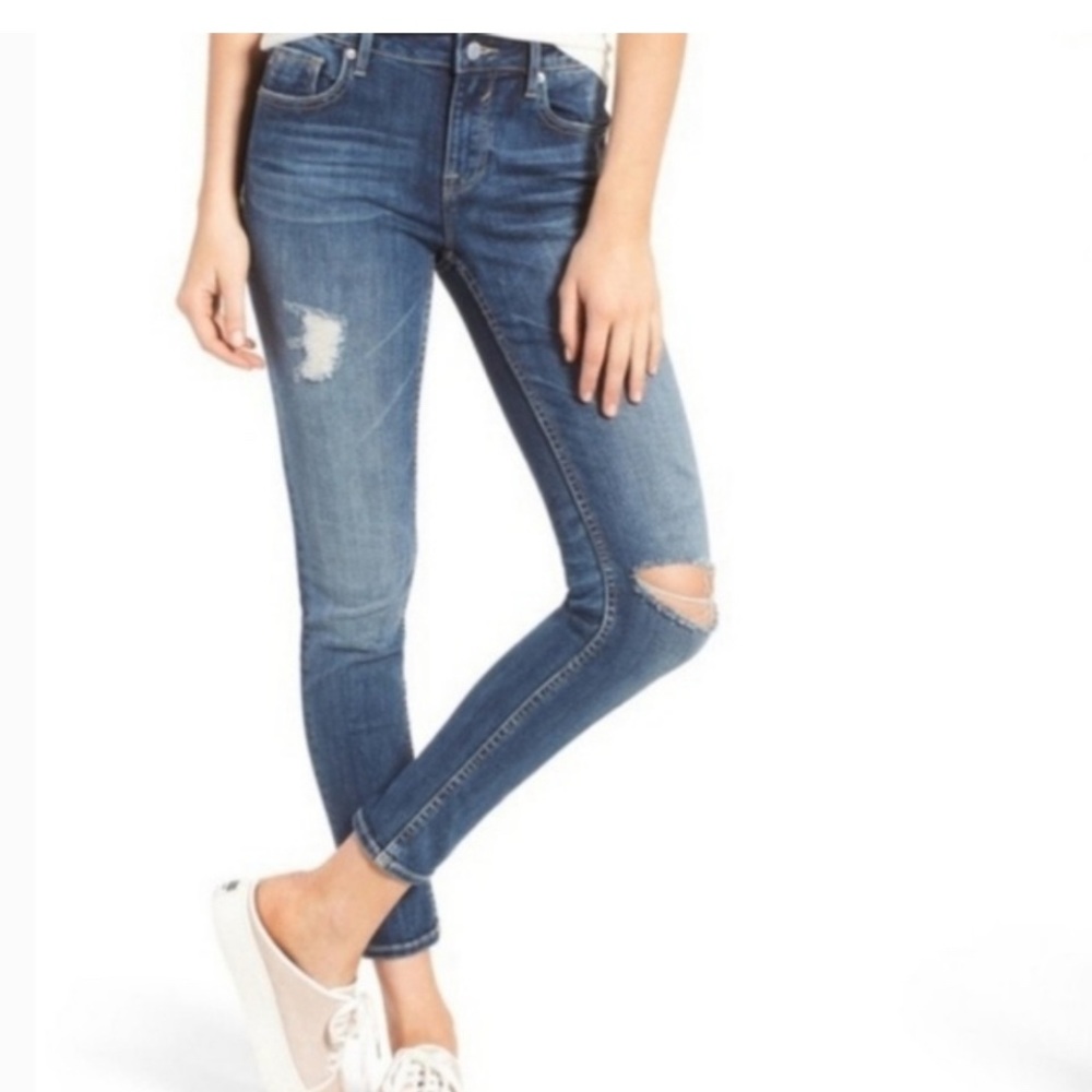 Pre-loved Vigoss The Thompson Tomboy Women's Blue Distressed Jeans | Size 30